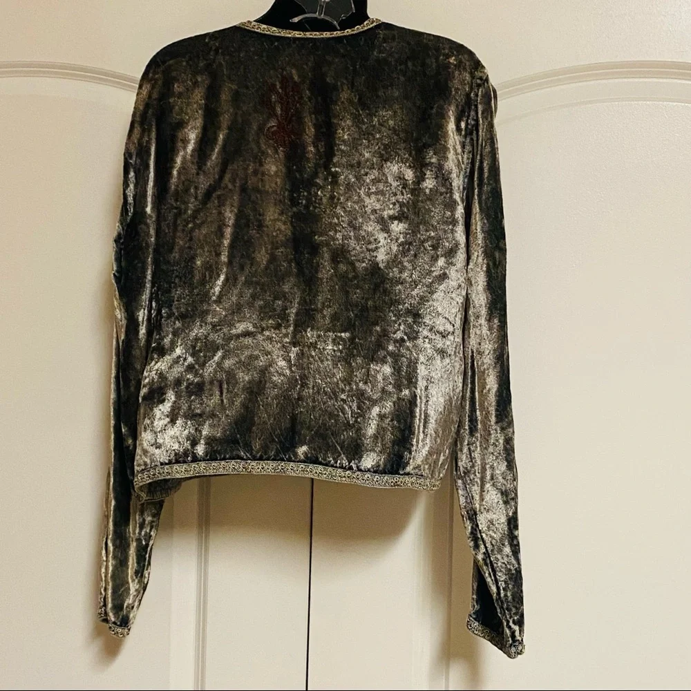 Johnny Was shiny grey Embroidered Velvet Top - Picture 6 of 12